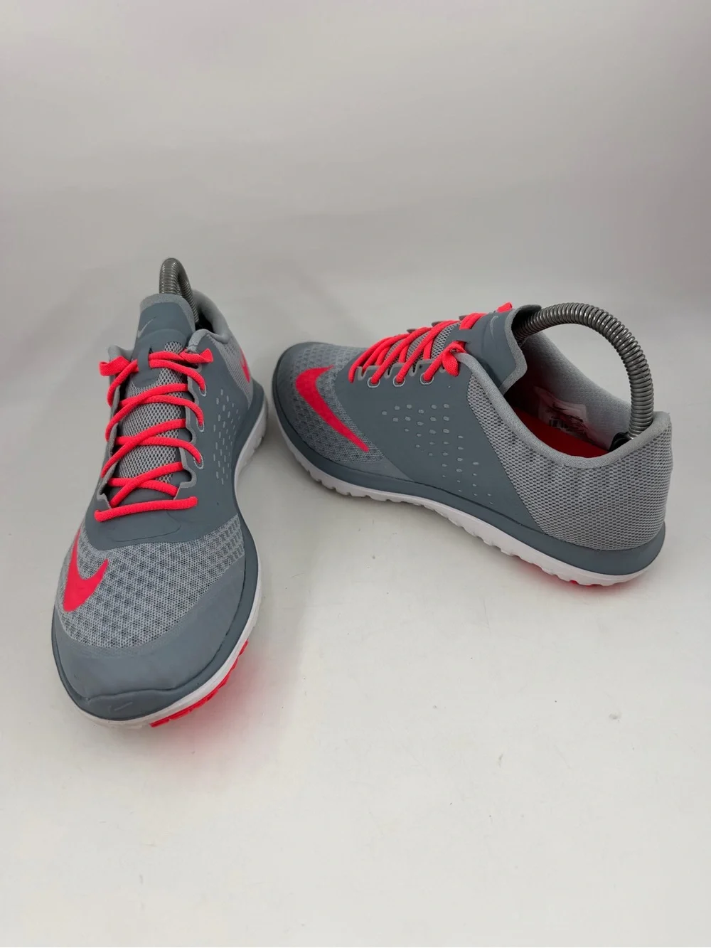 Nike Women’s FS Lite Run 2 -SZ 8.5- Grey 684667-003 Running Shoes - LIKE NEW